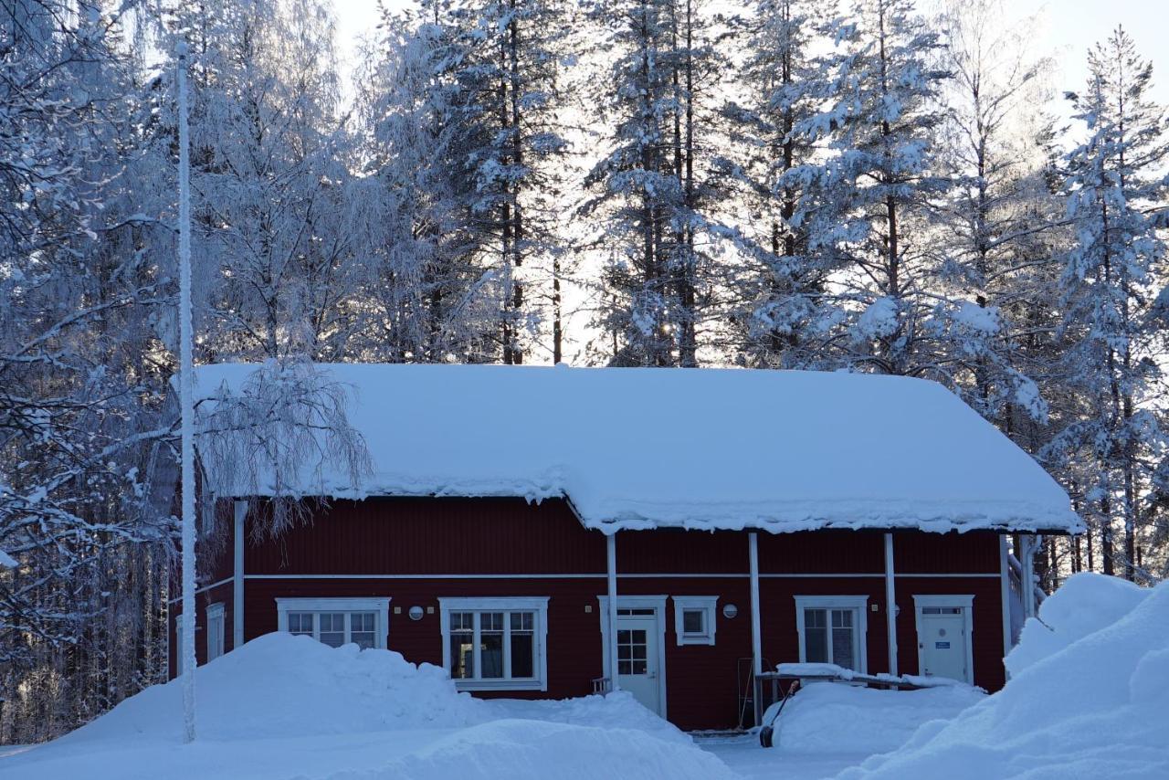 Resort Old Pine Husky Sompujarvi